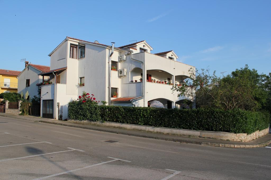 Apartments Vanessa Poreč Eksteriør bilde